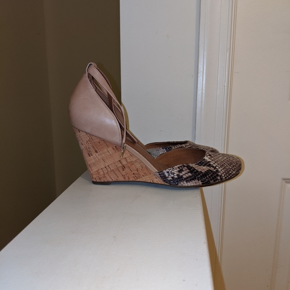 Clark's Animal Print Wedges EUC - Picture 1 of 4